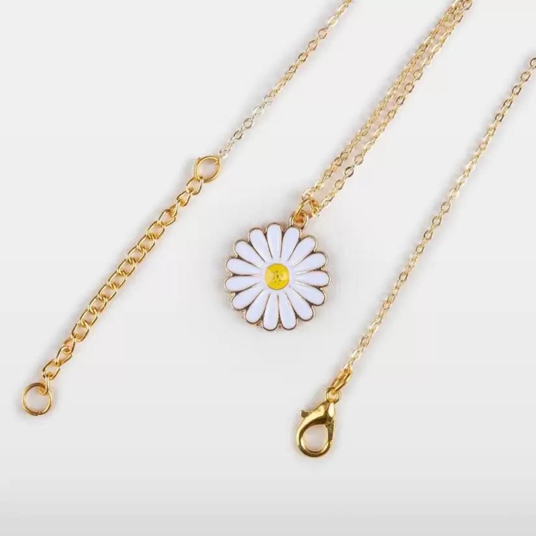 Stylish Flower Necklace